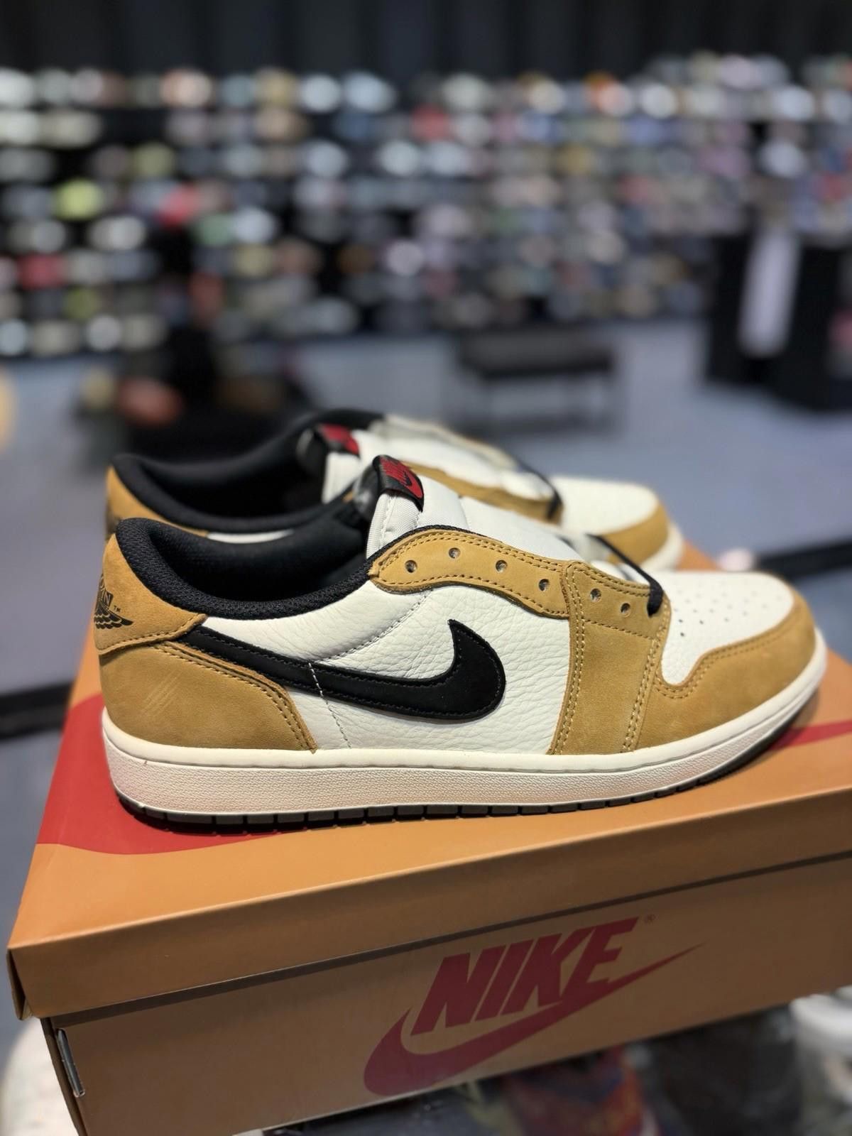 Jordan Brand Size 10.5M Air Jordan 1 Low OG Rookie of the Year CZ0790-107 Size US 10.5 / EU 43-44 - 5 Thumbnail