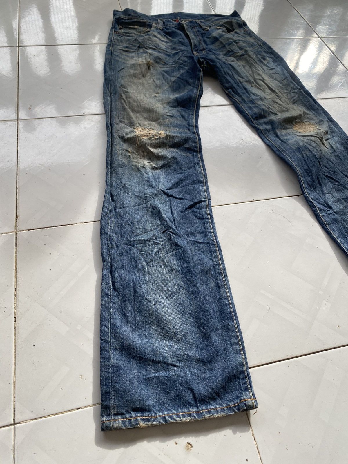 Undercover × Uniqlo UJ Regular Straight Fit Distressed Denim Size US 32 / EU 48 - 4 Thumbnail