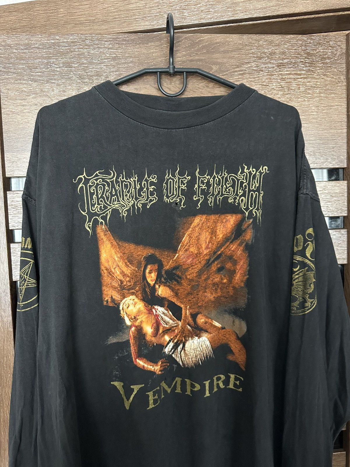Band Tees 1996 Cradle Of Filth Vempire Vintage Long Sleeve T-Shirt Size US XL / EU 56 / 4 - 4 Thumbnail