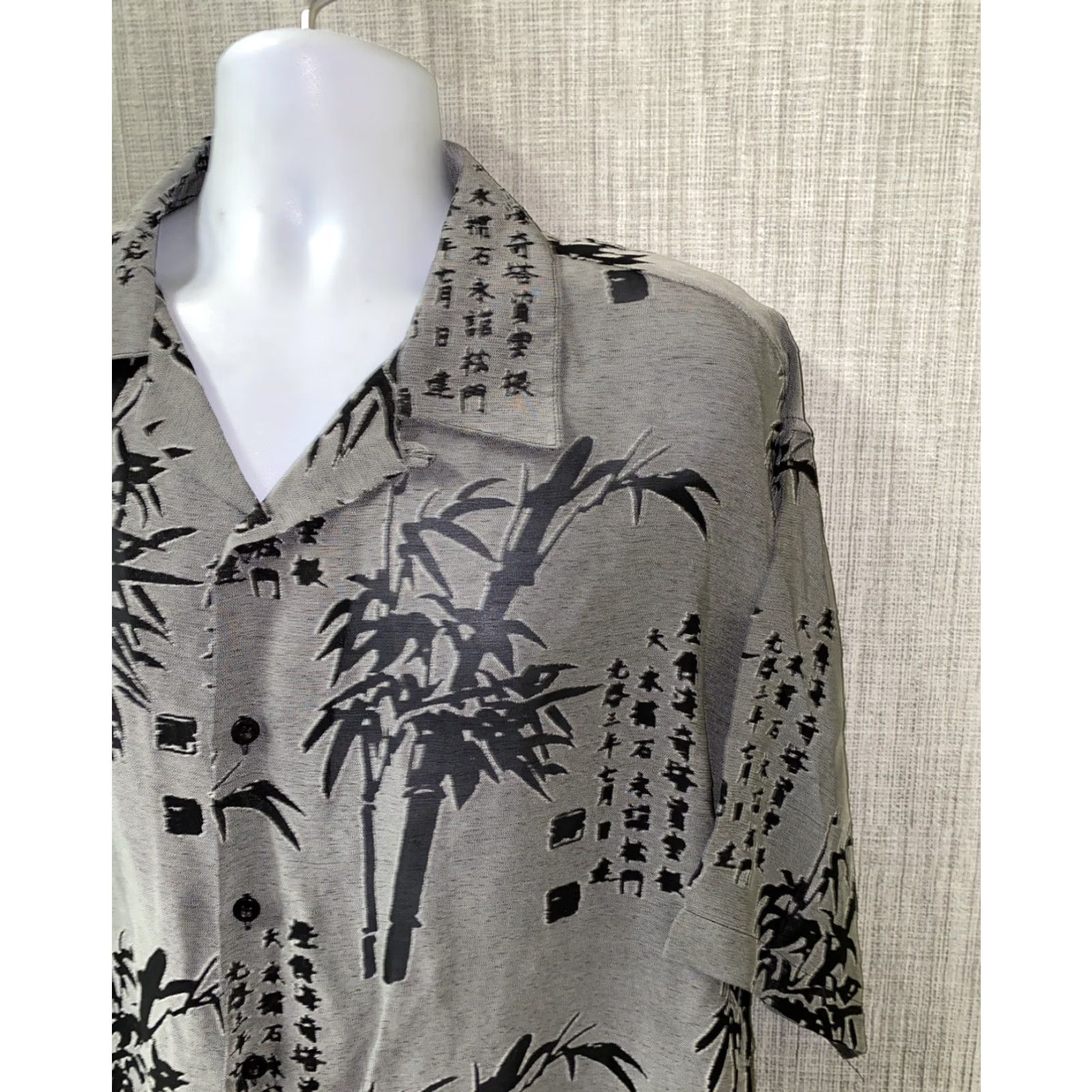 Vintage Trust Corture Collection Shirt Mens XL Gray Textured Tree Print Button-Up Size US XL / EU 56 / 4 - 2 Thumbnail