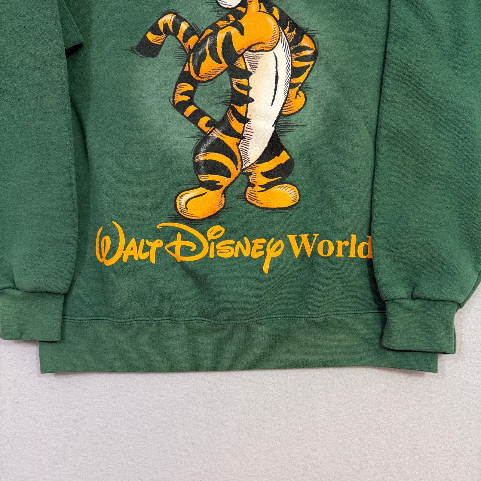 Vintage Vintage Winnie The Pooh Tigger Sweatshirt Size Small Green Size US S / EU 44-46 / 1 - 2 Thumbnail