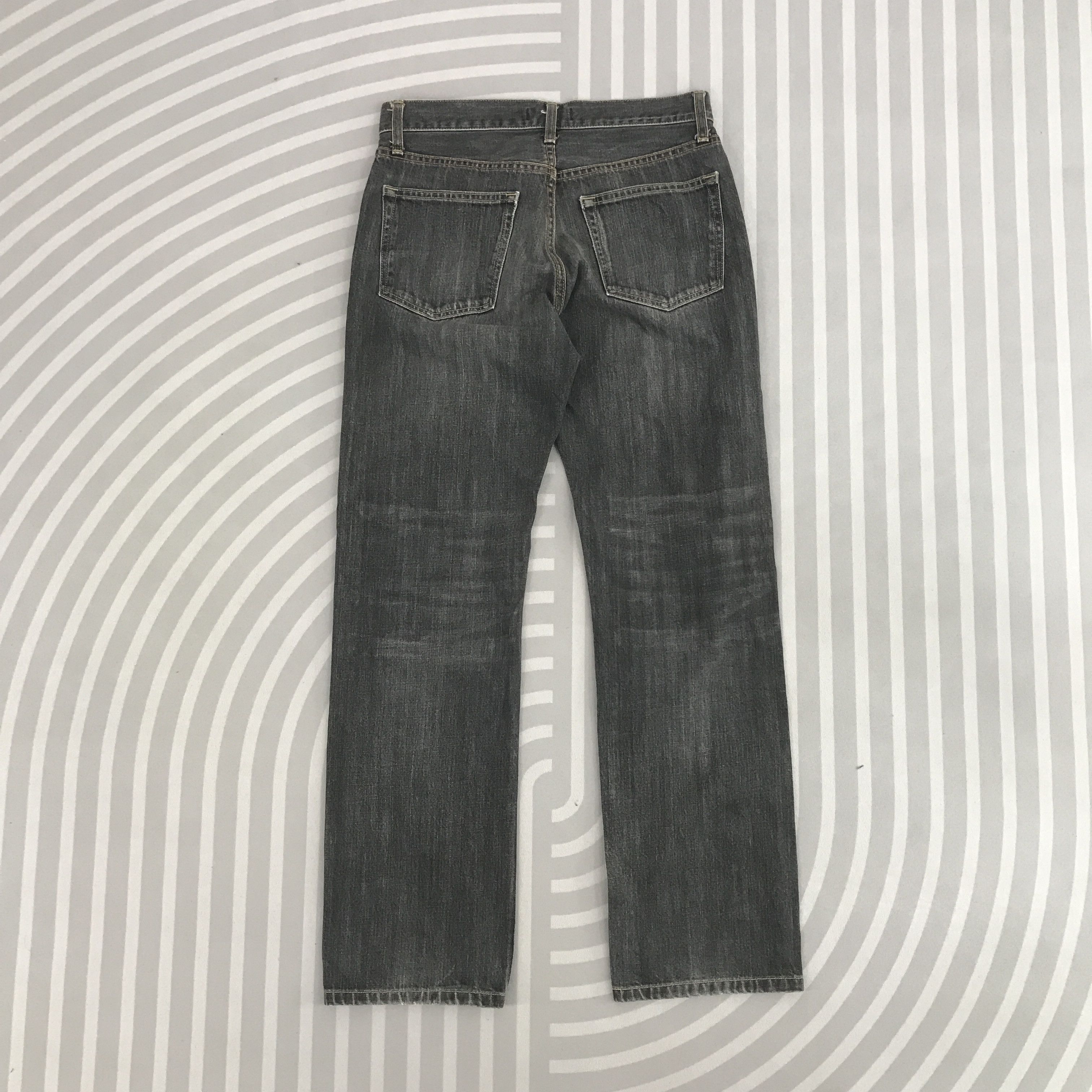 Uniqlo Japan Uniqlo Black faded Distressed Denim jeans pants Size US 29 - 4 Thumbnail