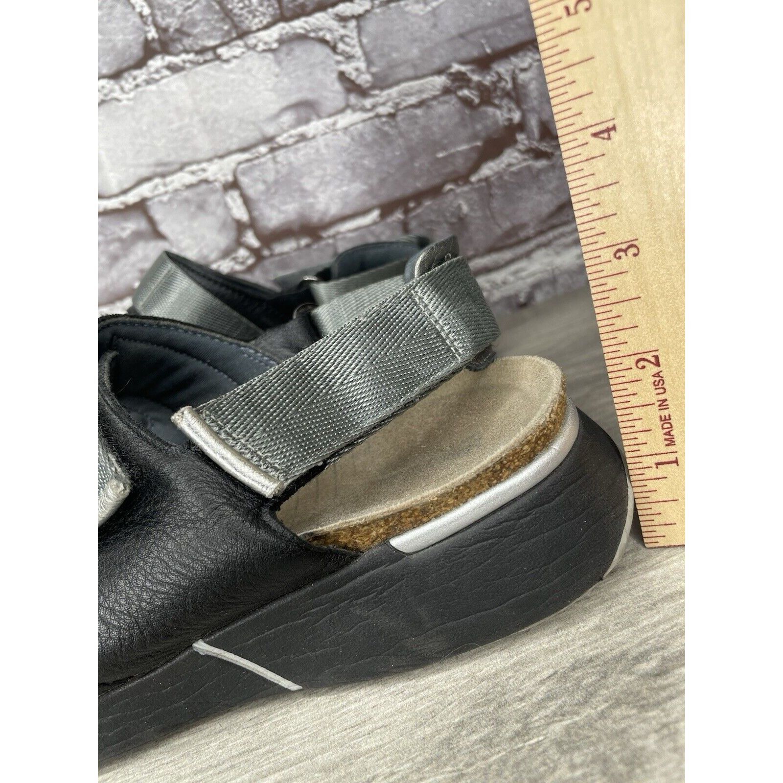 Other Naot Black Leather Gray Textile Wedge Ankle Strap Sandals Wo Size US 7.5 / IT 37.5 - 10 Thumbnail