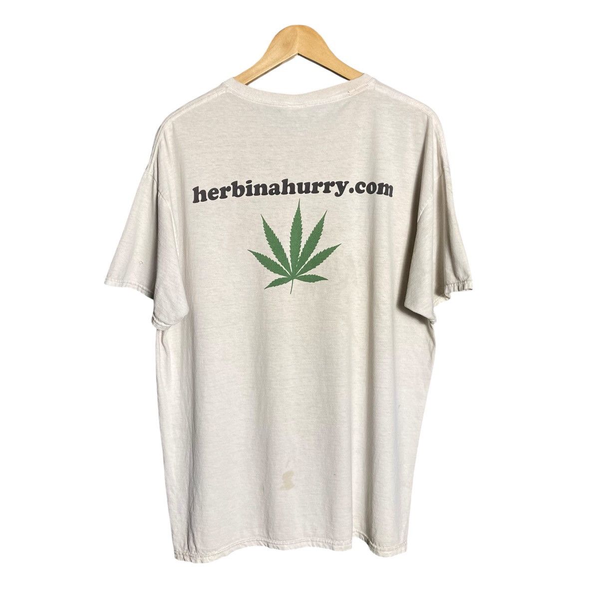 Vintage Vintage Herb In A Hurry 420 Marijuana T-Shirt / Weed Size US XL / EU 56 / 4 - 2 Thumbnail
