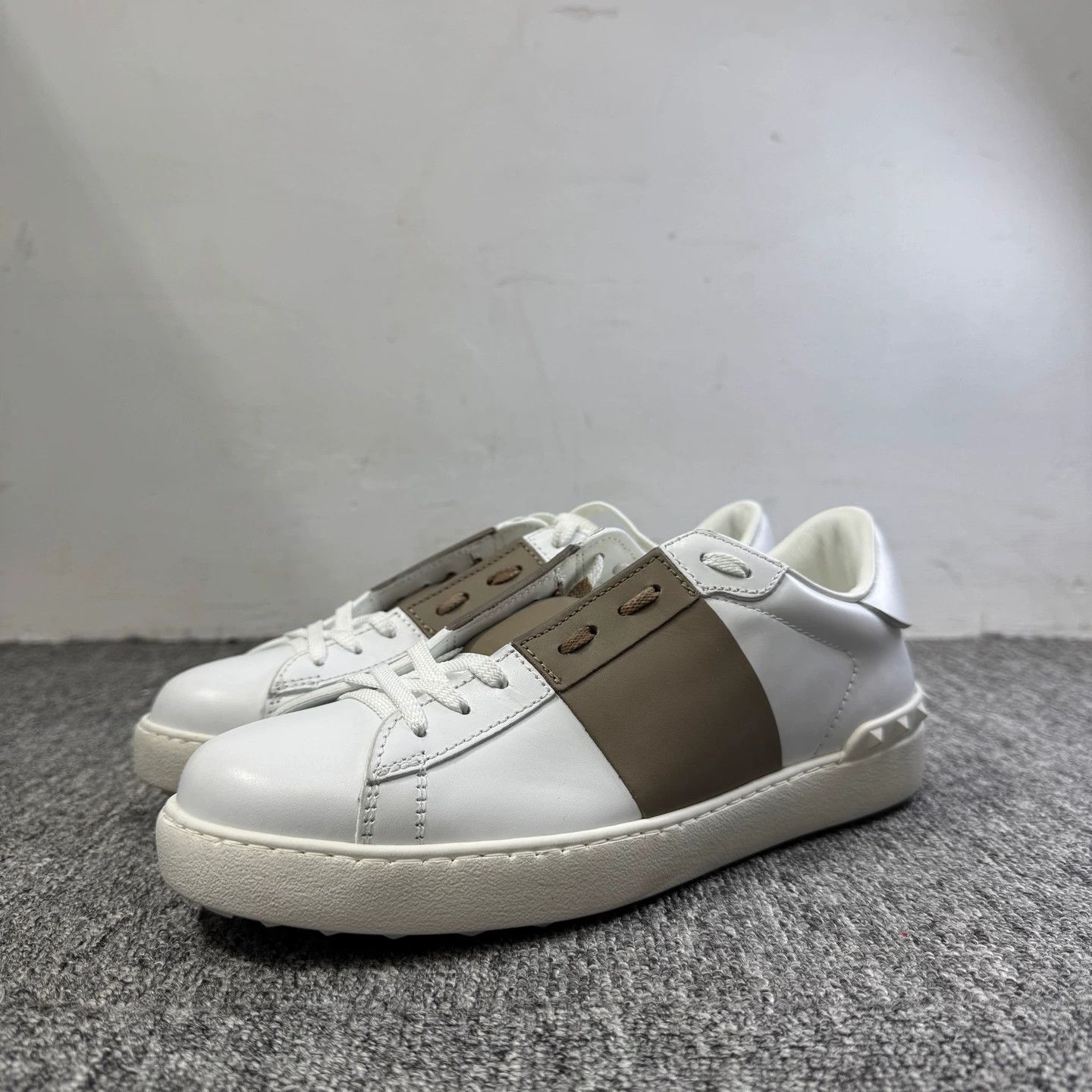 Valentino Valentino Studded Skate Shoes 40 Size US 7 / EU 40 - 1 Thumbnail