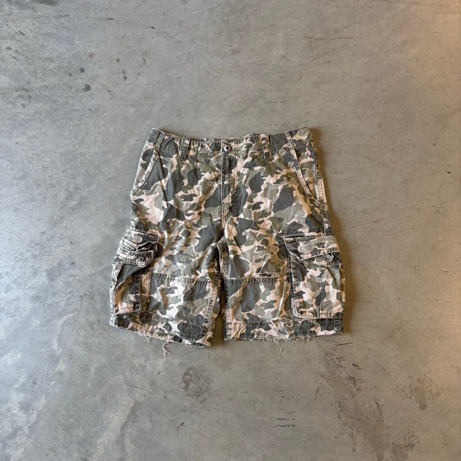 Vintage camo utility distressed cargo shorts