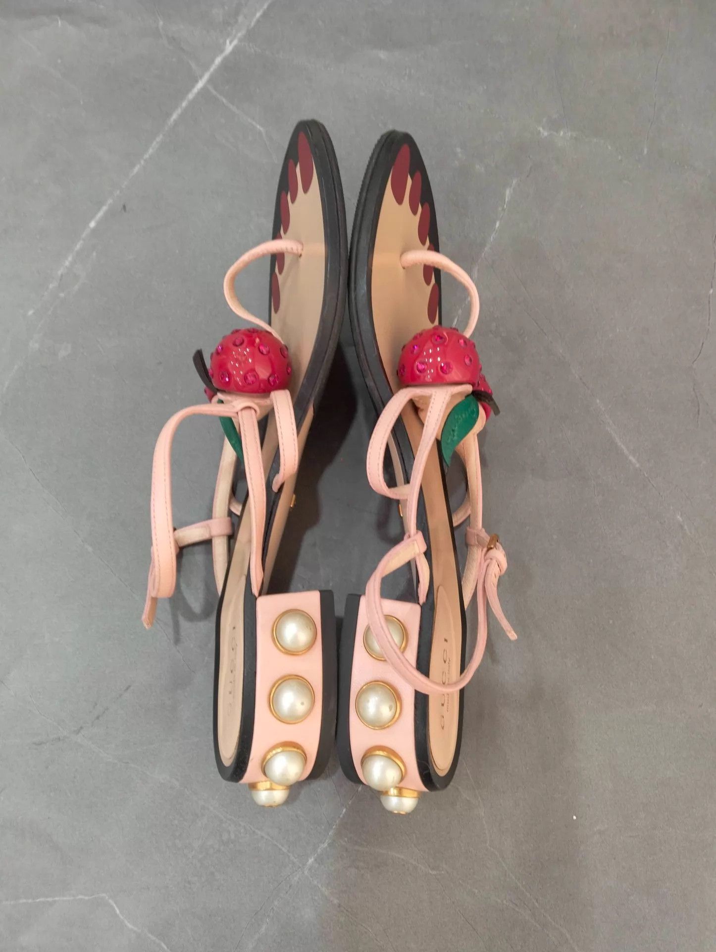 Gucci Gucci Cherry Flat Sandals EU 35.5 Size US 5 / IT 35 - 2 Thumbnail