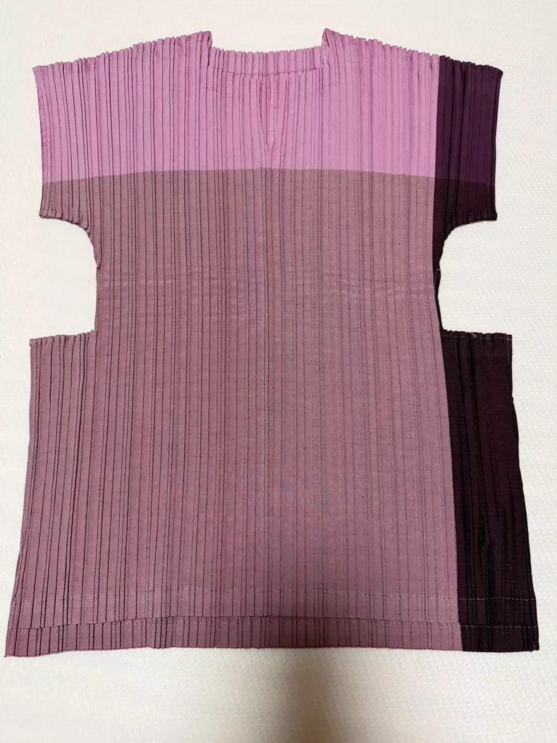 Issey Miyake Issey Miyake size:2 Medieval mainline pink pleated short-s Size M / US 6-8 / IT 42-44 - 2 Thumbnail