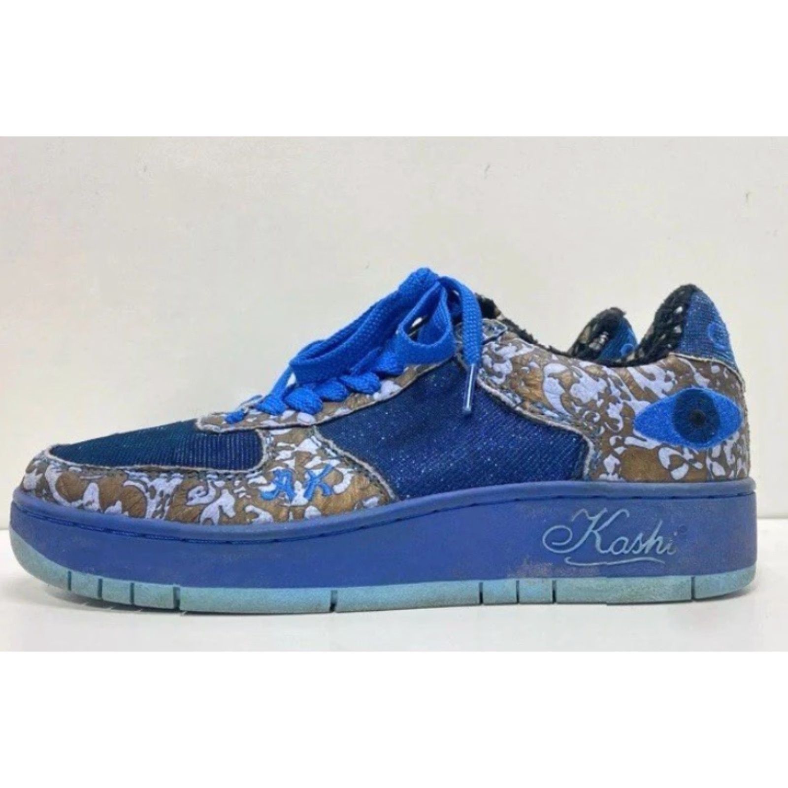 Vintage Women's Kashi Basel Sneakers Size 8 Blue Floral Imprint Designer Casual Everyday Shoes Size US 8 / IT 38 - 4 Thumbnail
