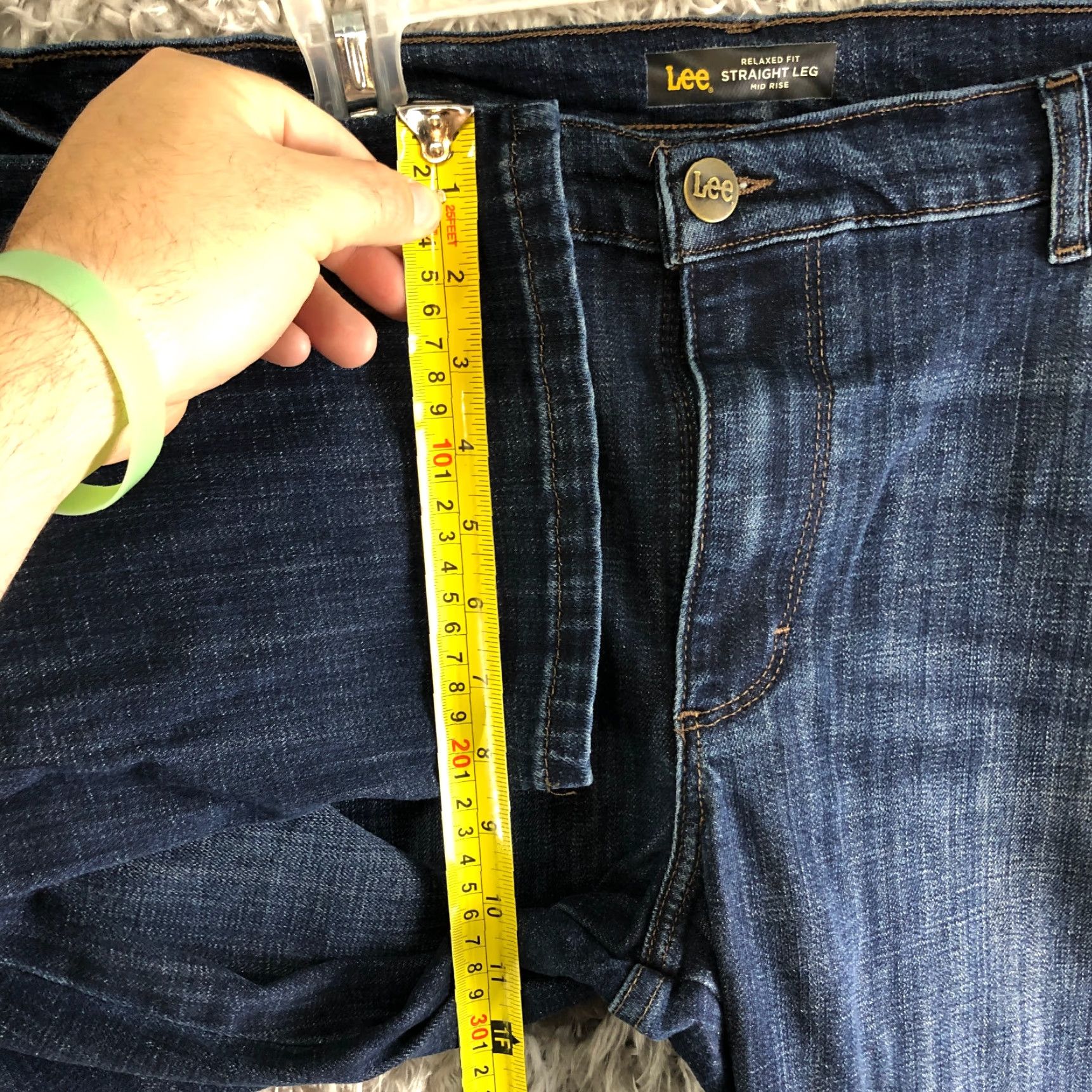 Lee Lee Relaxed Fit Straight Leg Womens Plus Size 18 Short Mid Rise Medium Wash Jean Size 40" / US 18 - 4 Thumbnail