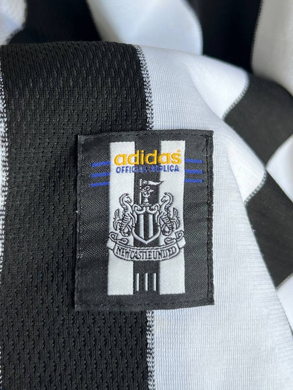 Adidas 1999/00 VINTAGE ADIDAS NEWCASTLE JERSEY FOOTBALL SHIRT Y2K Size US L / EU 52-54 / 3 - 6 Thumbnail