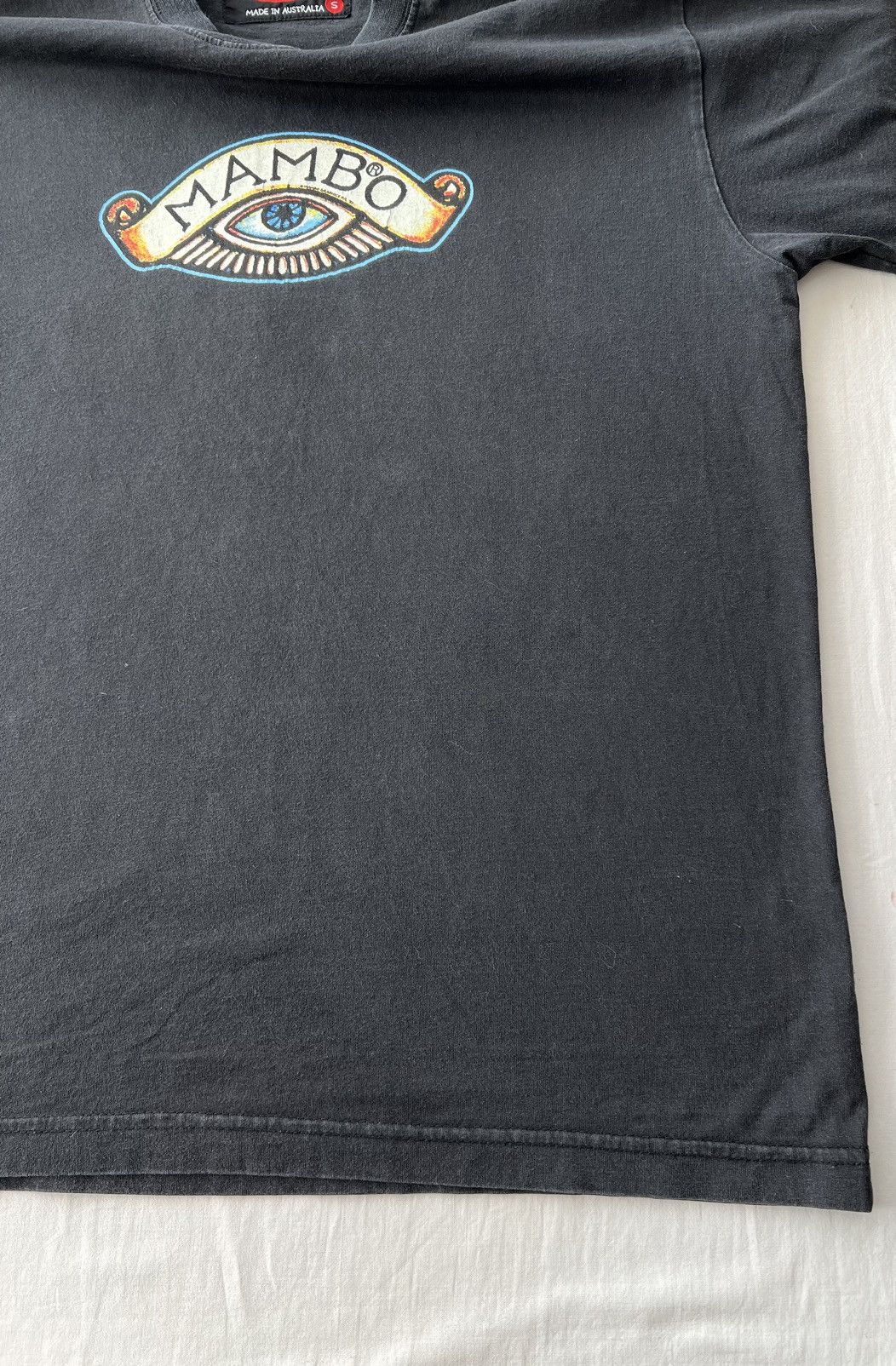 Mambo Vintage 1998 Mambo Amphibious Sedan Surf Australia T-shirt Size US S / EU 44-46 / 1 - 5 Thumbnail