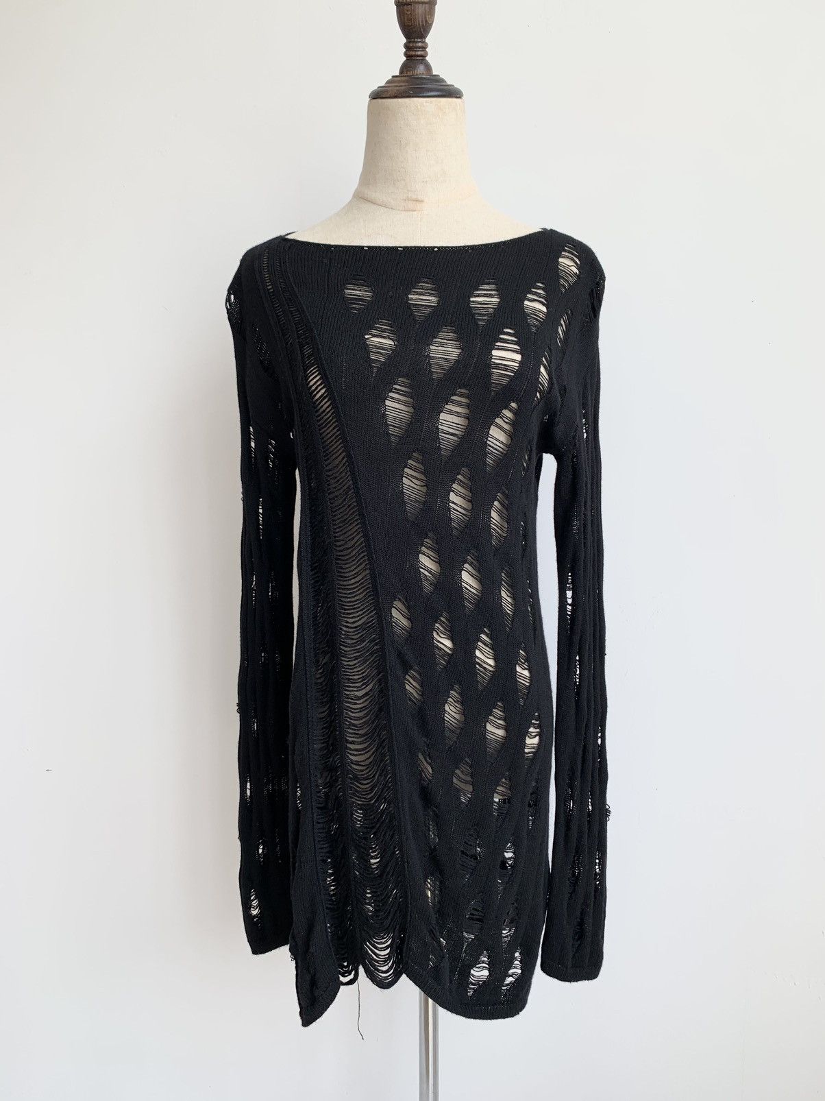 Alexander McQueen Alexander McQueen Distressed Knit Tops Size L / US 10 / IT 46 - 1 Thumbnail