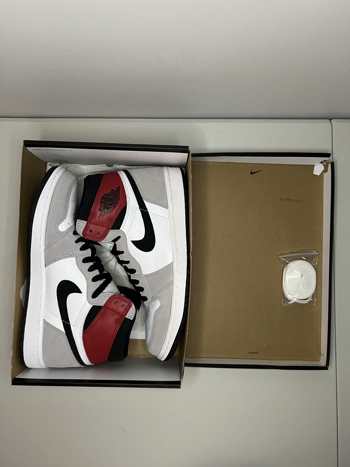 Jordan Brand Air Jordan 1 High ‘Smoke Grey’ Size US 9.5 / EU 42-43 - 6 Thumbnail