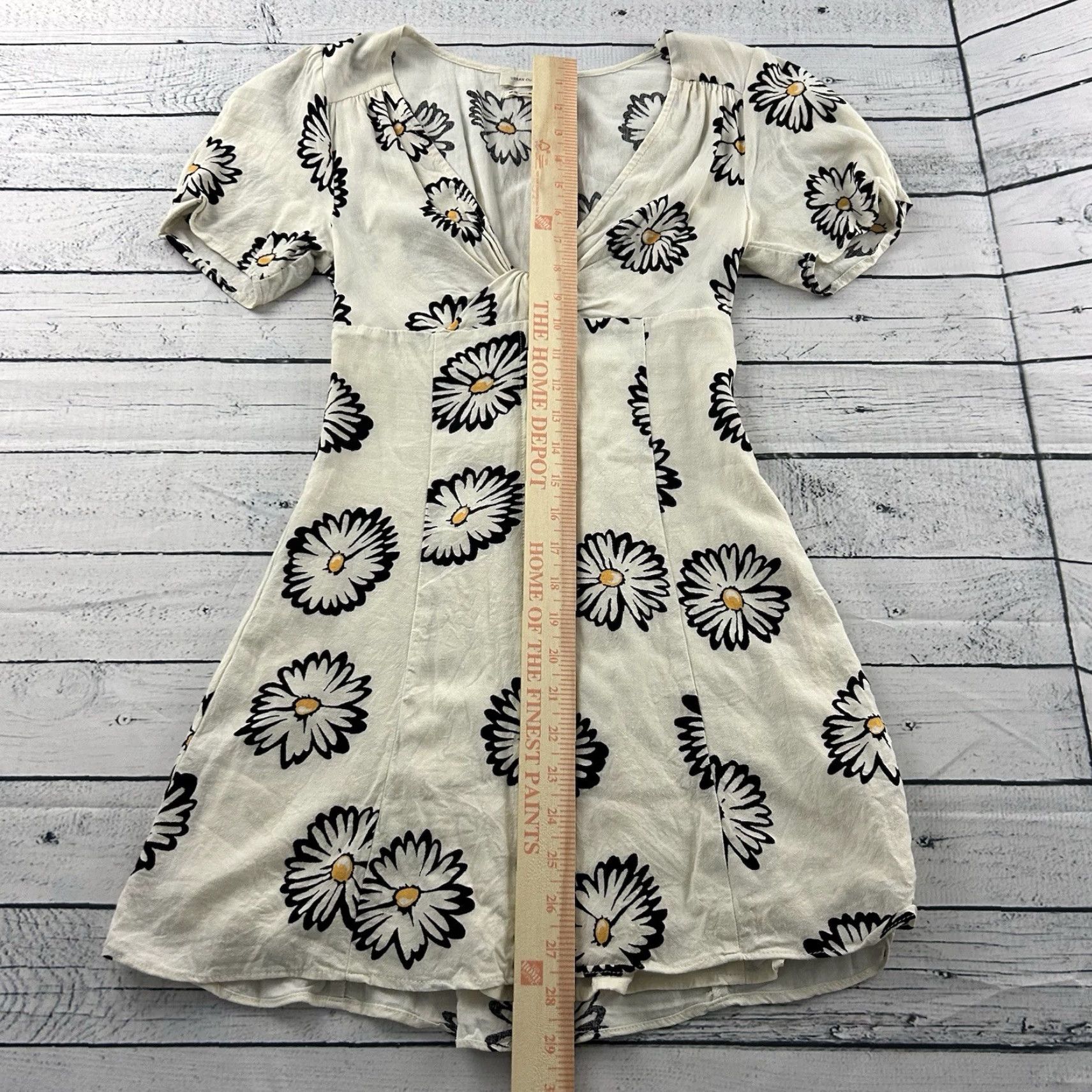 Urban Outfitters Urban Outfitters Dress Women XS Beige Daisy Print Linen Blend Short Size 26" / US 2 / IT 38 - 2 Thumbnail