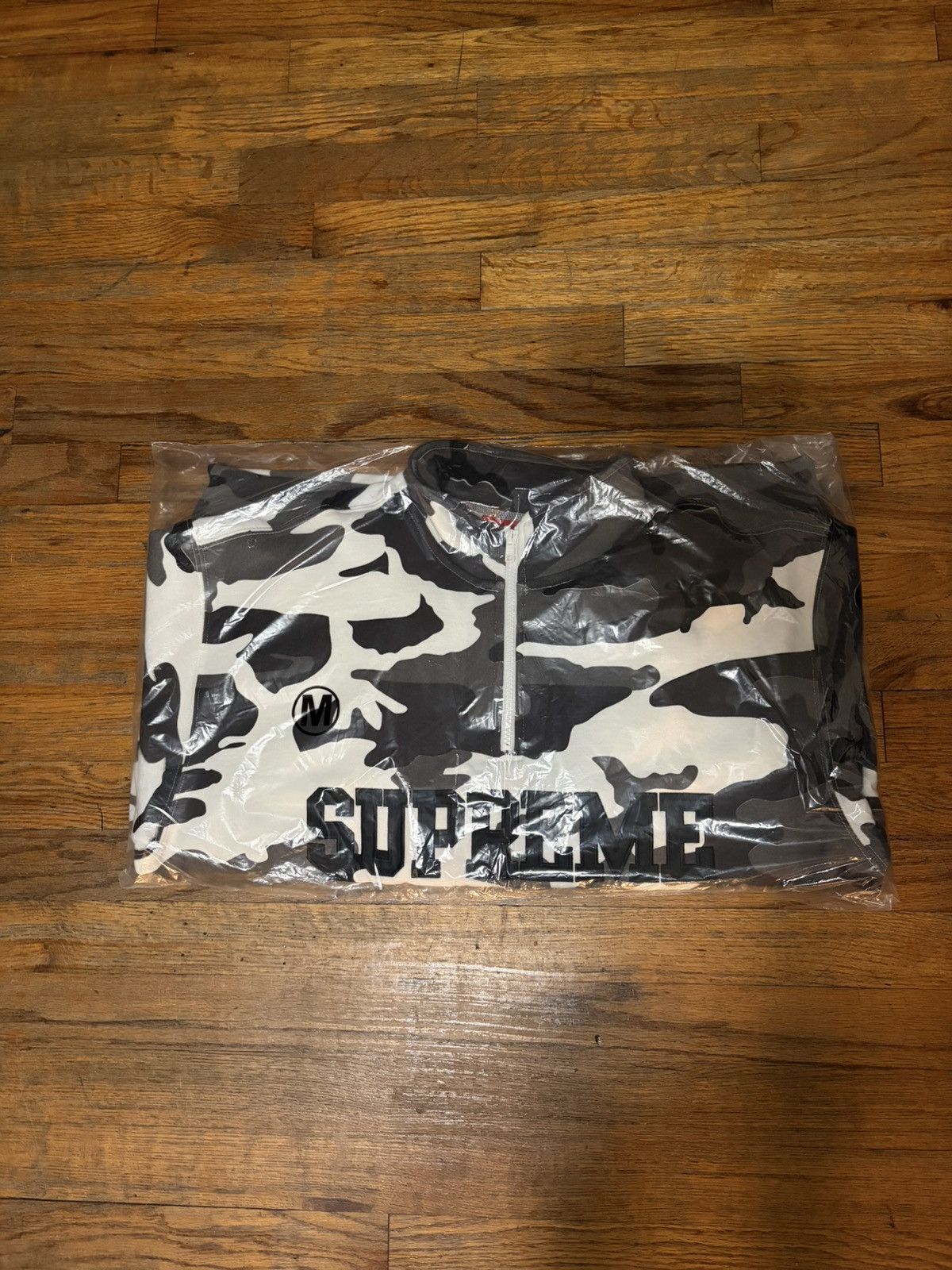 Supreme Supreme Seoul Shop Flag Half Zip Pullover Snow Camo Medium Size US M / EU 48-50 / 2 - 1 Thumbnail
