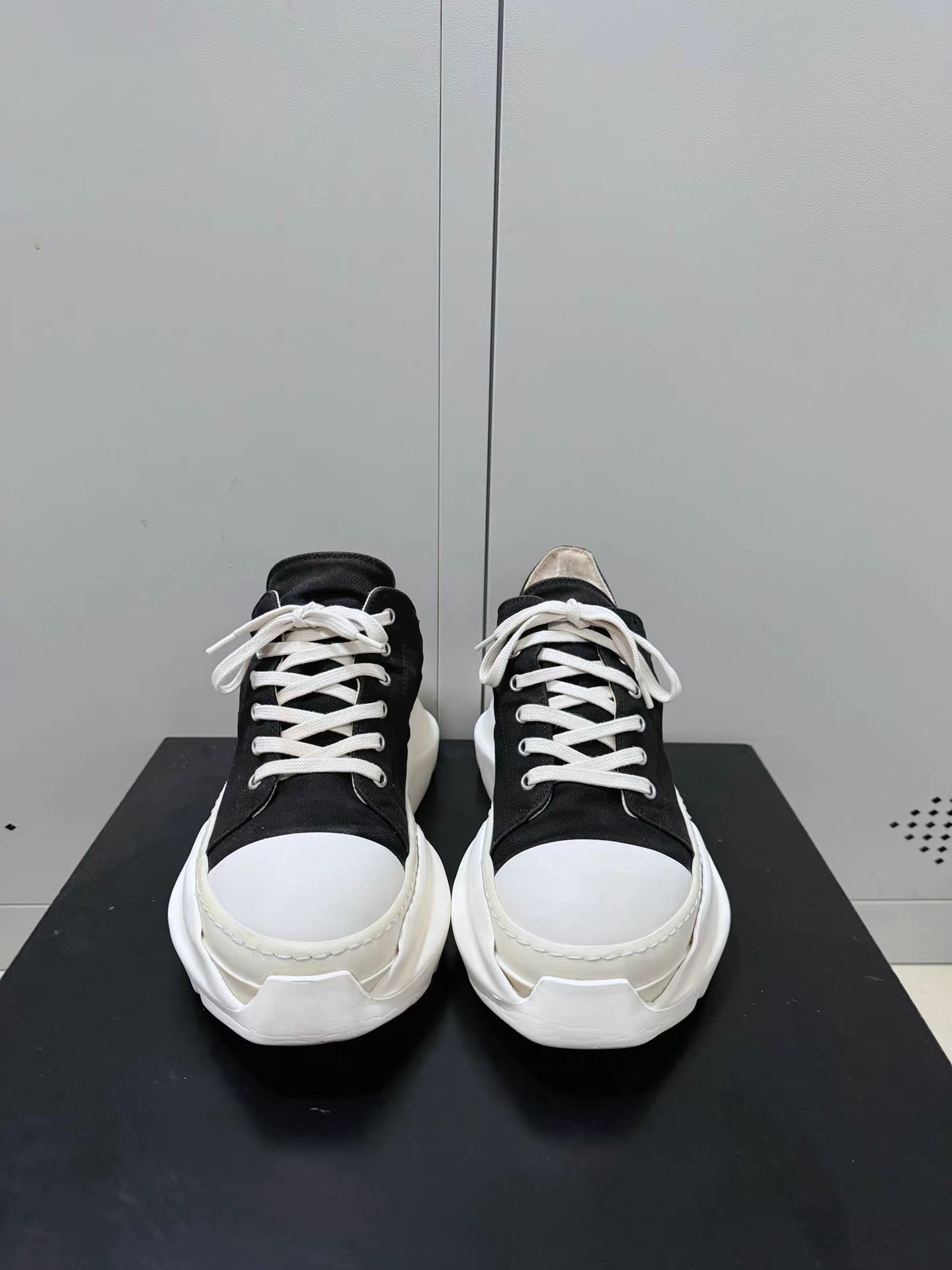 Rick Owens Rick Owens Abstract sneakers with tank sole, Converse-style Size US 7 / EU 40 - 2 Thumbnail