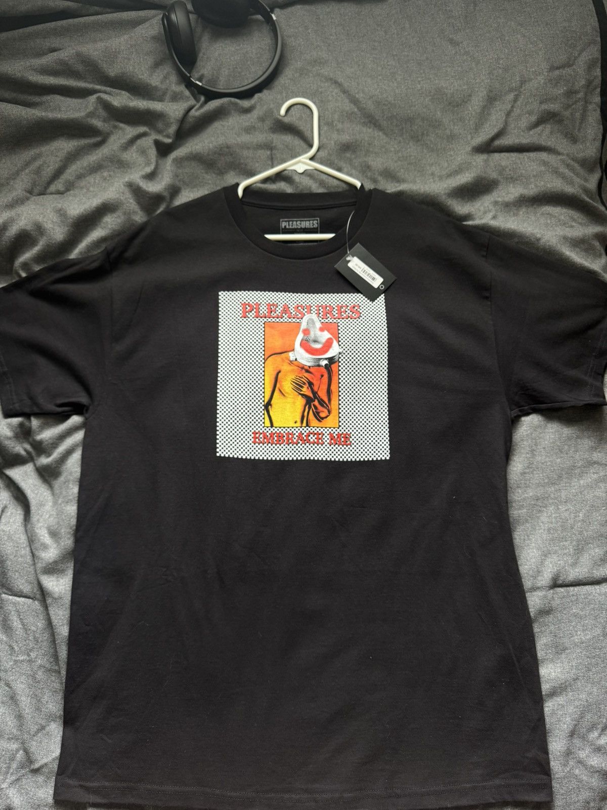 Pleasures Pleasures embrace me t shirt Size US XL / EU 56 / 4 - 1 Thumbnail