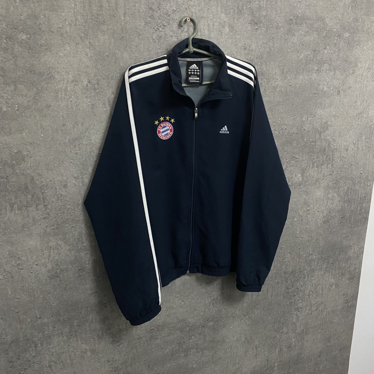 Adidas Adidas Fc Bayern Munich Track Jacket Vintage Soccer Size US M / EU 48-50 / 2 - 3 Thumbnail