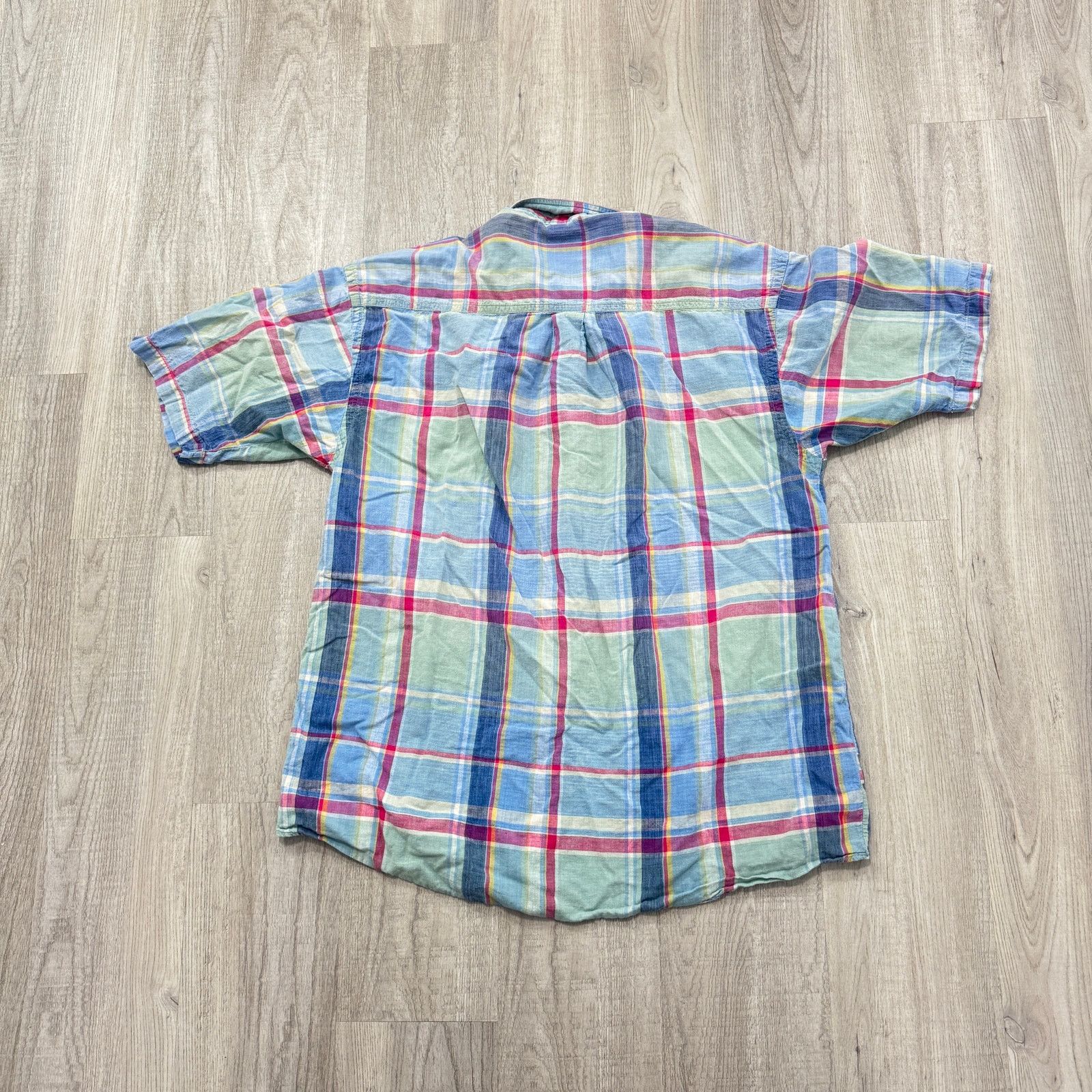 Vintage Vintage Van Heusen Short Sleeve Button Shirt Medium 90s Size US M / EU 48-50 / 2 - 5 Thumbnail