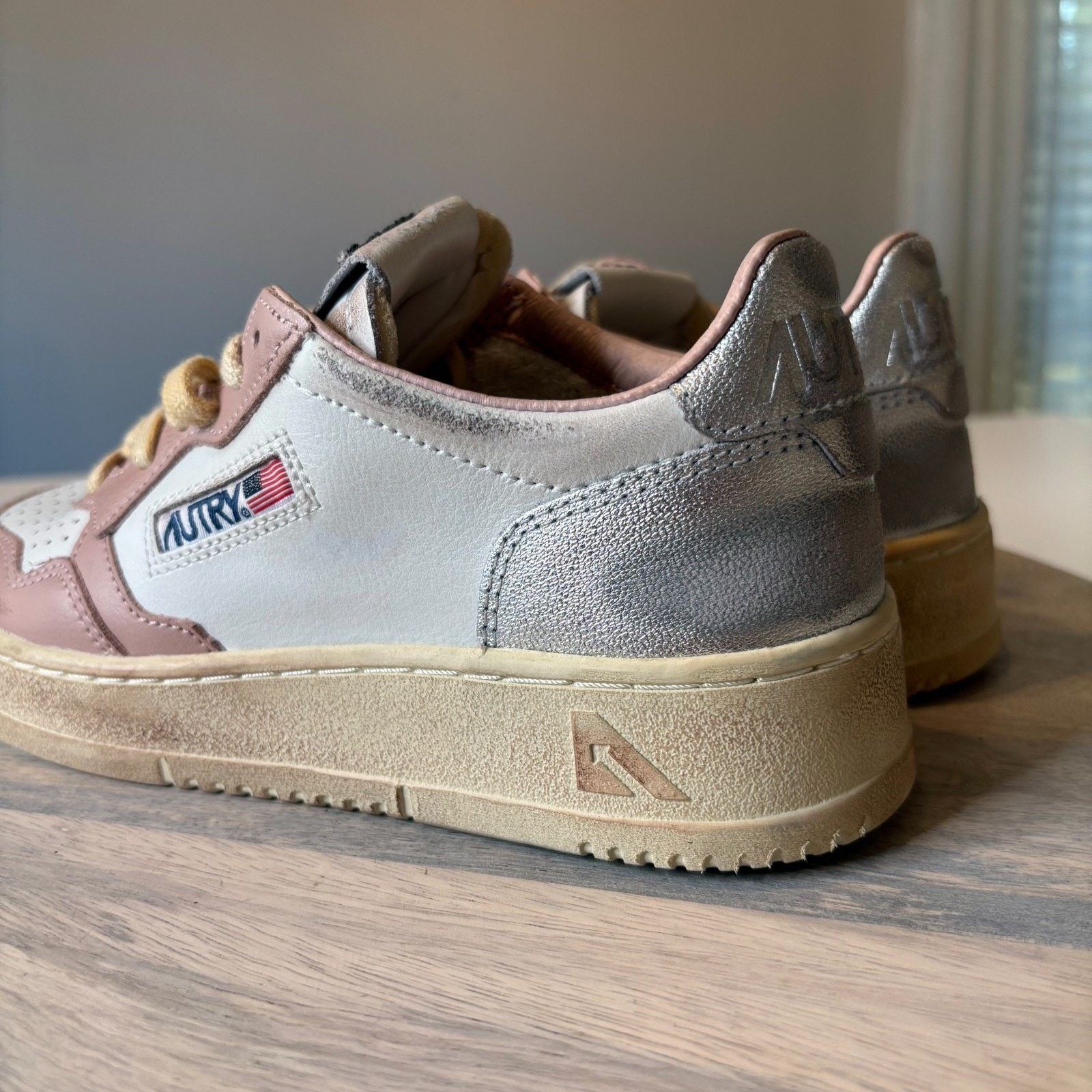 AUTRY Autry Super Vintage Pink White Beige Sneakers Women’s Sz 36 Size US 6 / IT 36 - 6 Thumbnail