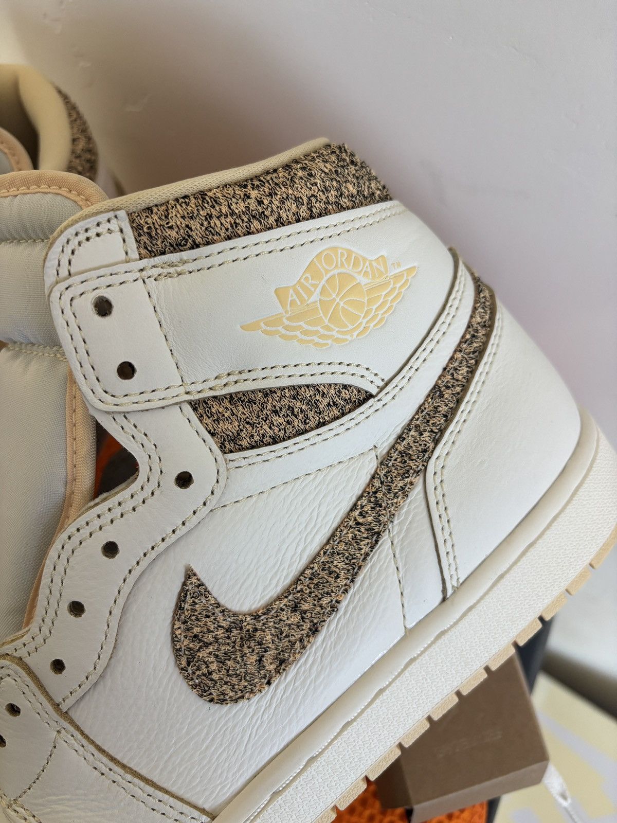 Jordan Brand Jordan 1 High Craft Vibrations of Naija Size US 9 / EU 42 - 5 Thumbnail