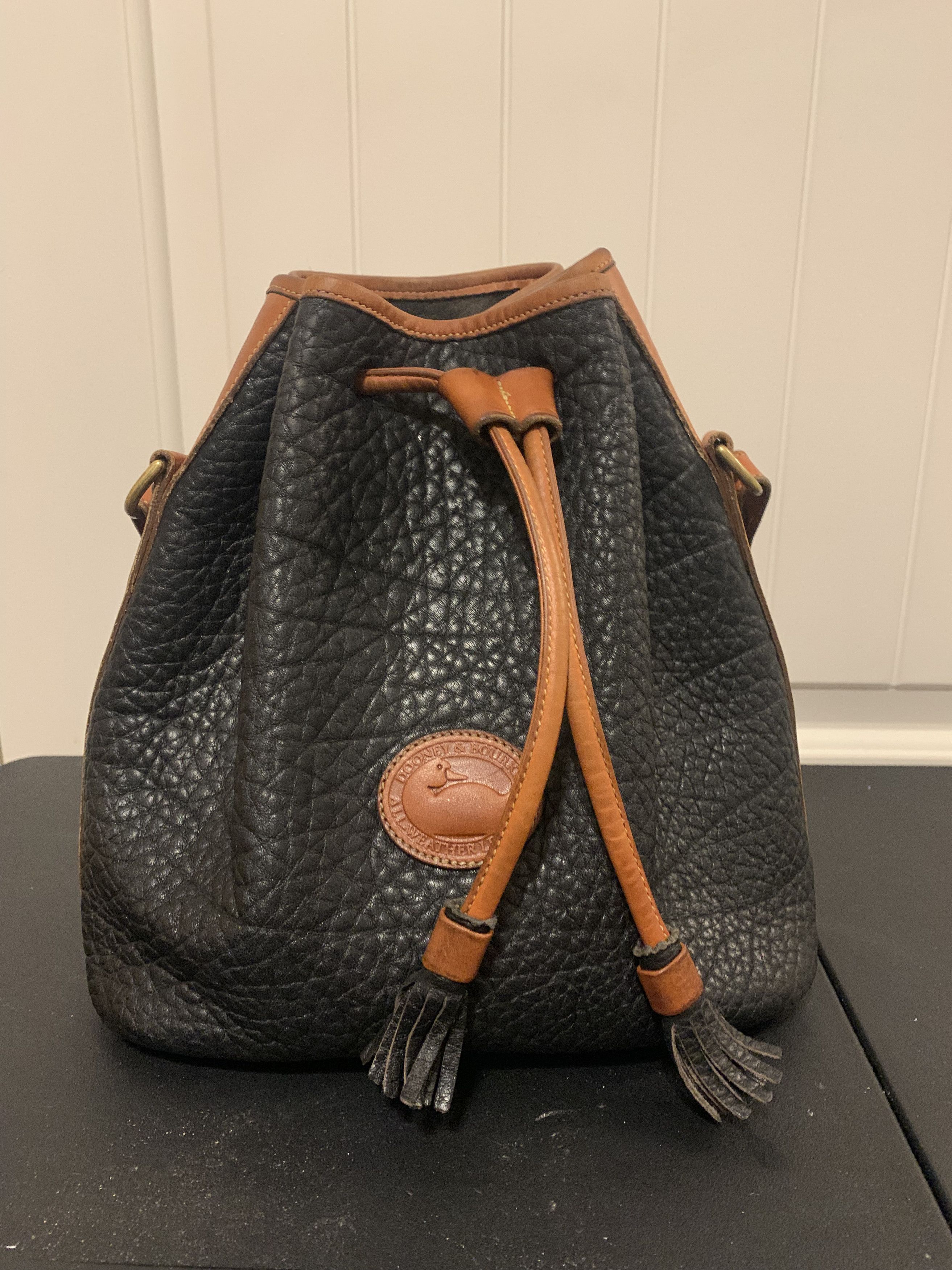 Dooney & Bourke Vintage Dooney & Bourke Drawstring Leather Bag Size ONE SIZE - 5 Thumbnail
