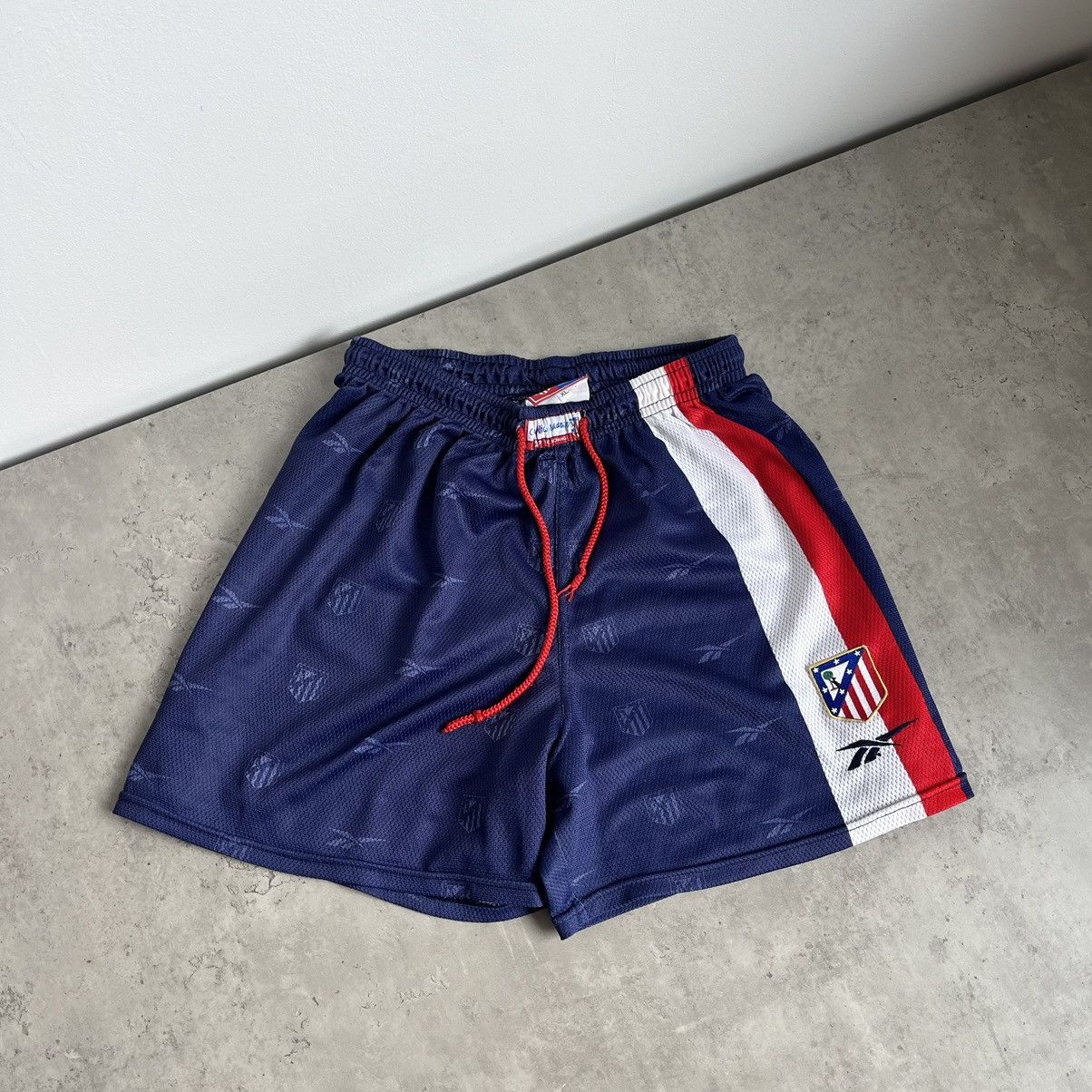 Reebok RARE! Vintage 1998-1999 Athletico Madrid Away Soccer Short Size US 36 / EU 52 - 1 Thumbnail