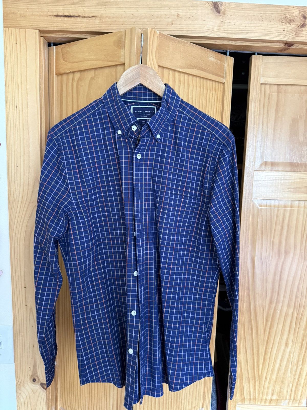 Charles Tyrwhitt Charles Tyrwhitt button up Size US M / EU 48-50 / 2 - 1 Thumbnail