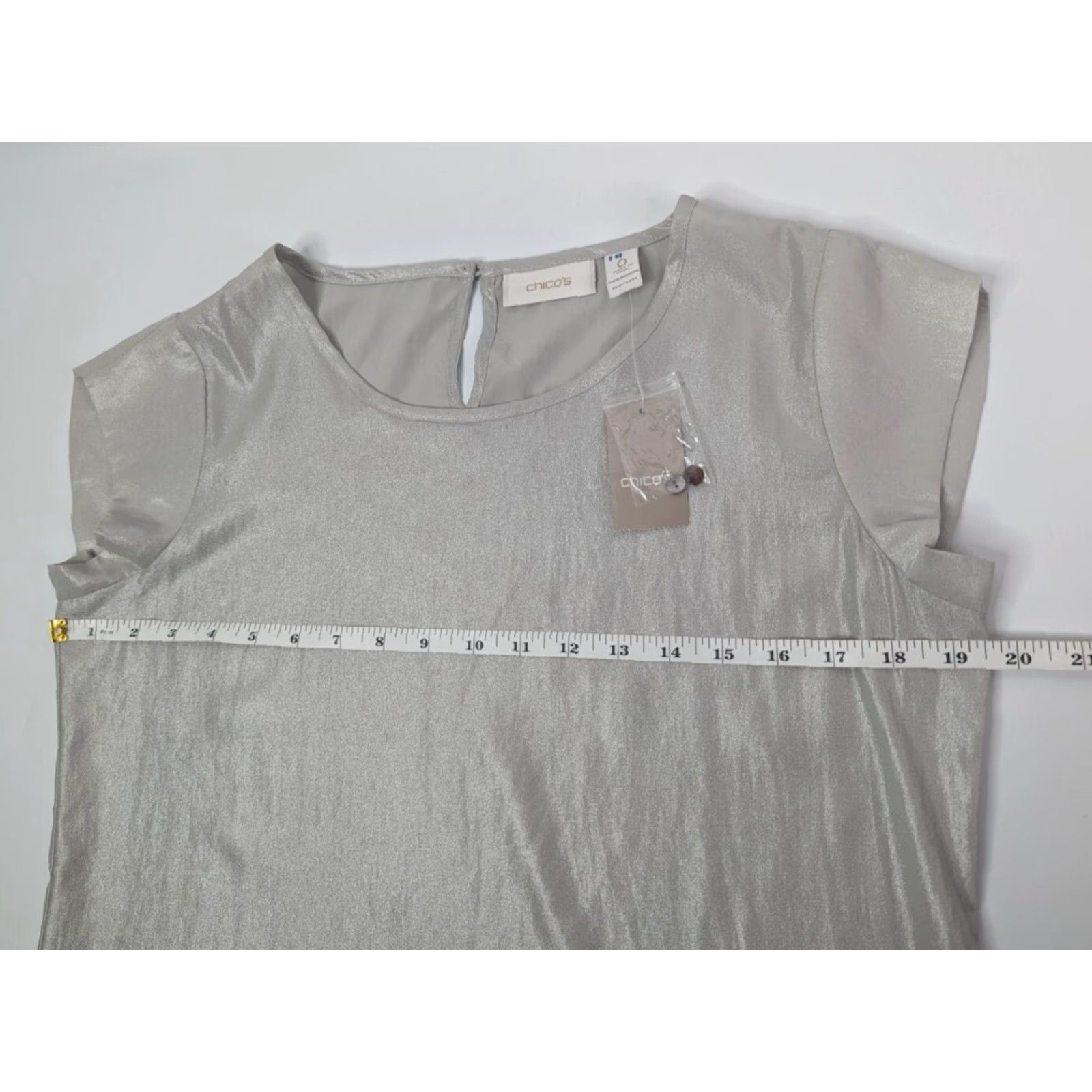 Vintage Chicos Womens Top Shirt Short Sleeve Scoop Neck Button Back Keyhole Silver Sand Drita NWT Size 0 Size XS / US 0-2 / IT 36-38 - 5 Thumbnail