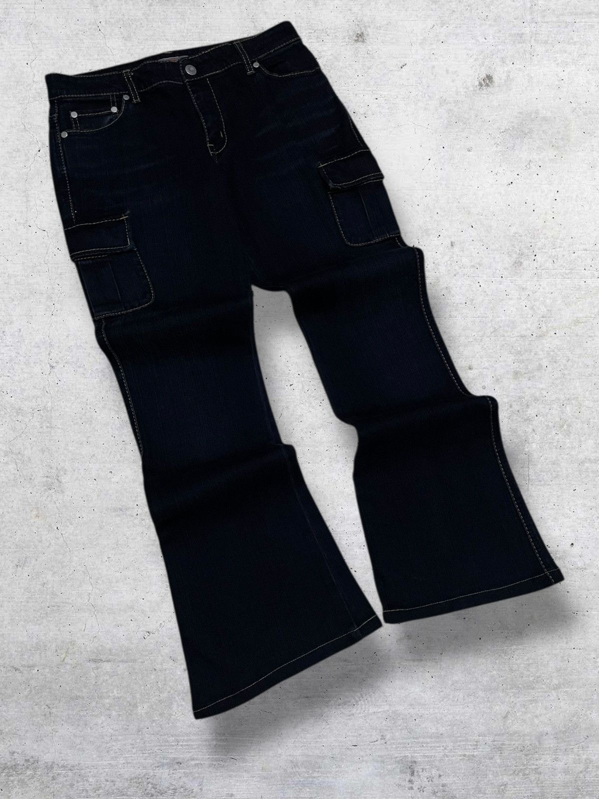 Japanese Brand VINTAGE CRAFTED JAPAN DESIGNER FLARED CARGO UTILITY DENIM Size US 29 - 2 Thumbnail