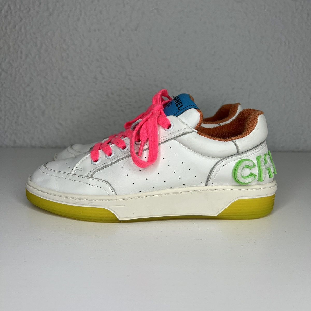 Chanel Paris Fluo Trainers Shoes Sneakers White Pink Logo