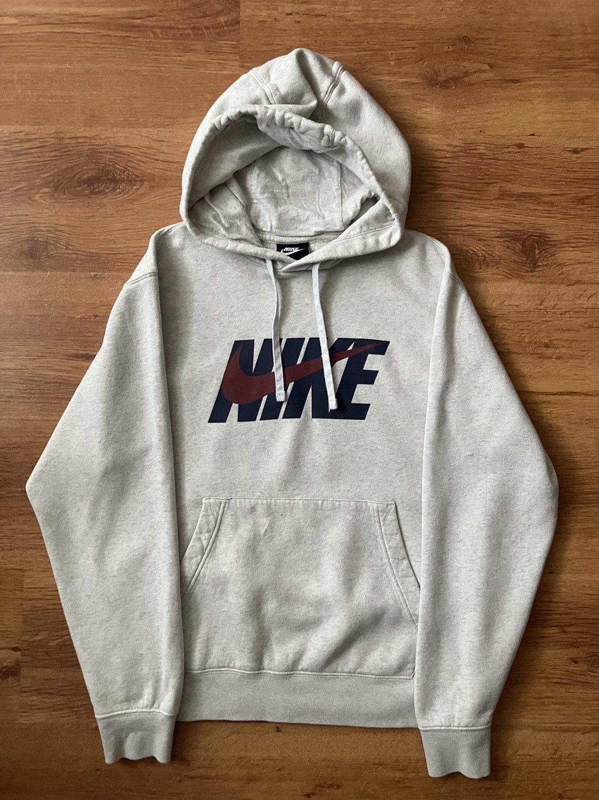 Nike × Vintage Grey Nike Long Sleeve Hoodie Sportswear Vintage Streetwear Size US S / EU 44-46 / 1 - 1 Thumbnail