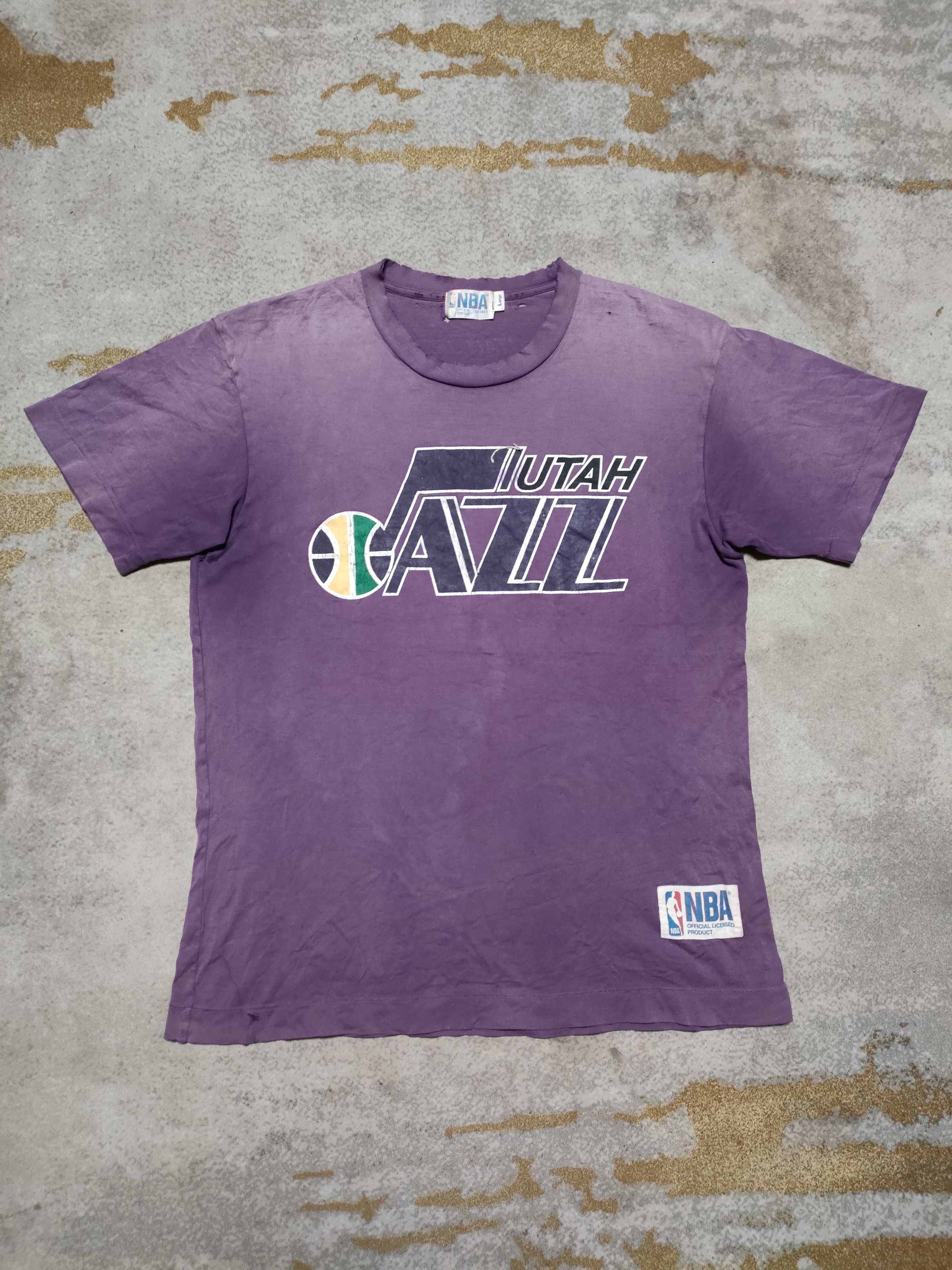 Vintage Vintage Distressed Utah Jazz Size US L / EU 52-54 / 3 - 1 Thumbnail