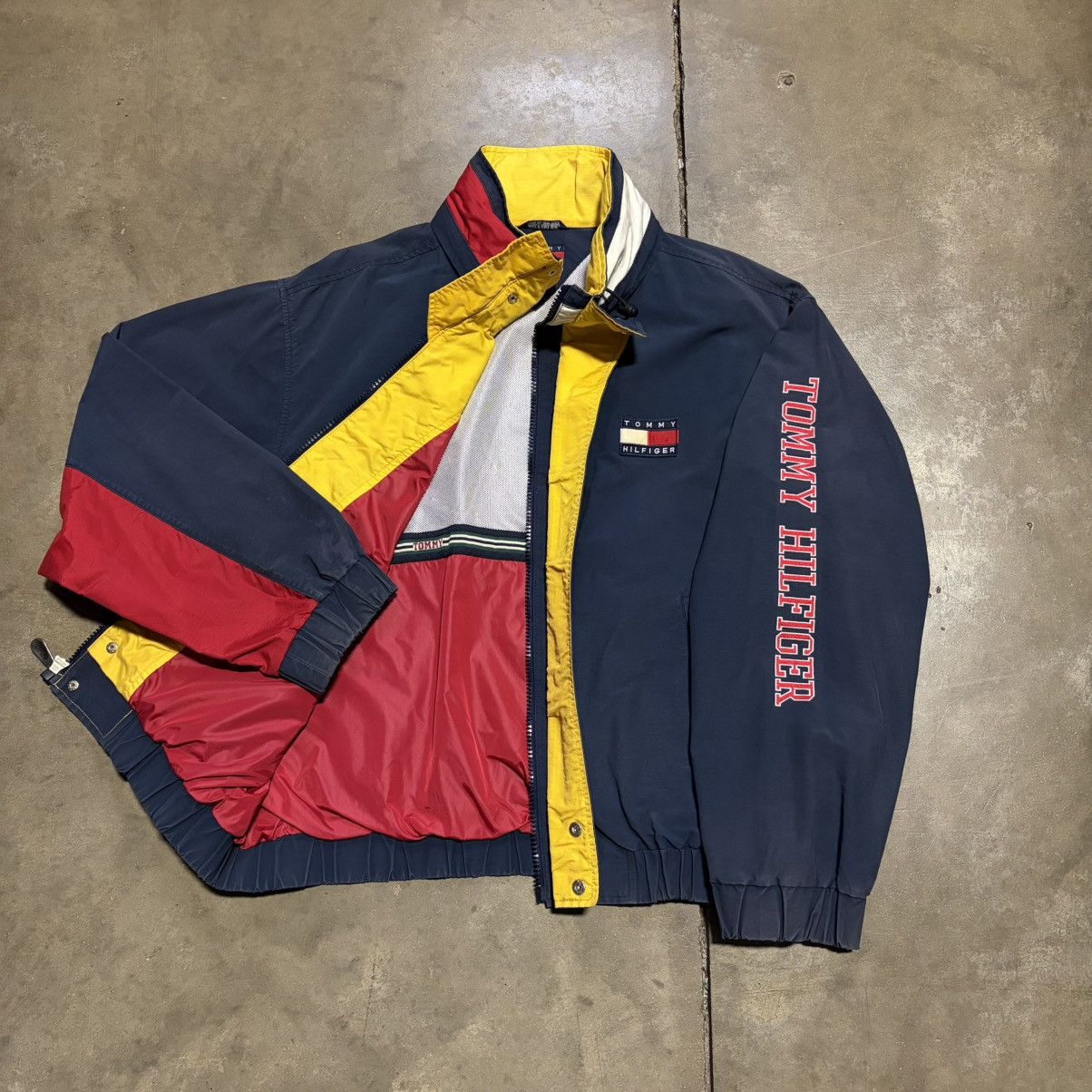Tommy Hilfiger Vintage Tommy Hilfiger Jacket Lightweight Sailing Logo 90s Size US XL / EU 56 / 4 - 6 Thumbnail