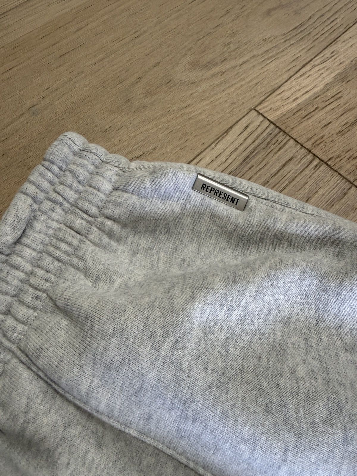 Represent Clo. Represent Clo- Initial Collection Saeatpant (grey, size lg) Size US 33 - 2 Thumbnail