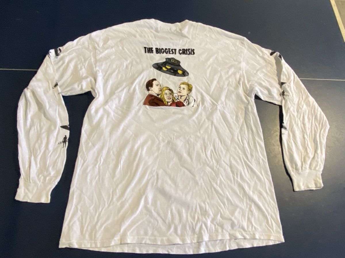 Vintage Vintage the biggest crisis long sleeve big logo size xl Size US XL / EU 56 / 4 - 2 Thumbnail