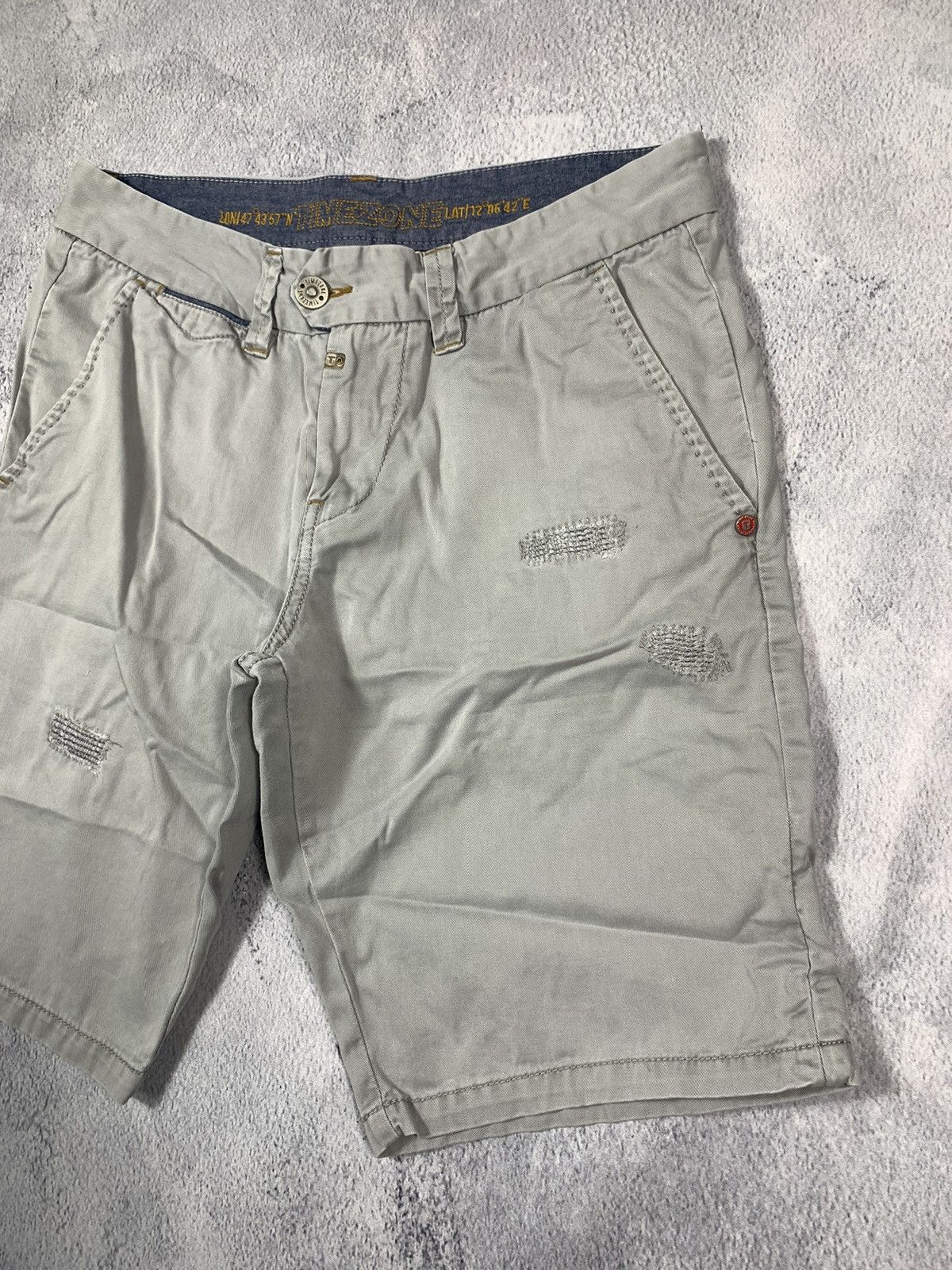Japanese Brand × Vintage Vintage Y2K Timezone distressed shorts streetwear style 31 Size US 31 - 3 Thumbnail