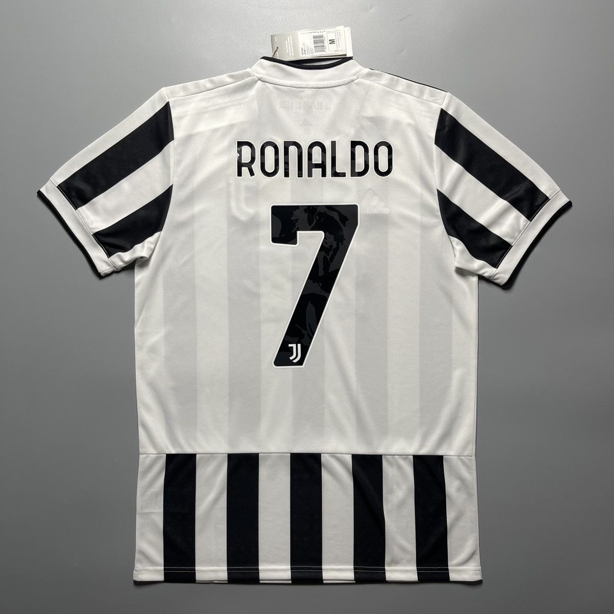 Adidas × Vintage JUVENTUS ADIDAS 2021/2022 FOOTBALL HOME JERSEY #7 RONALDO Size US M / EU 48-50 / 2 - 11 Thumbnail