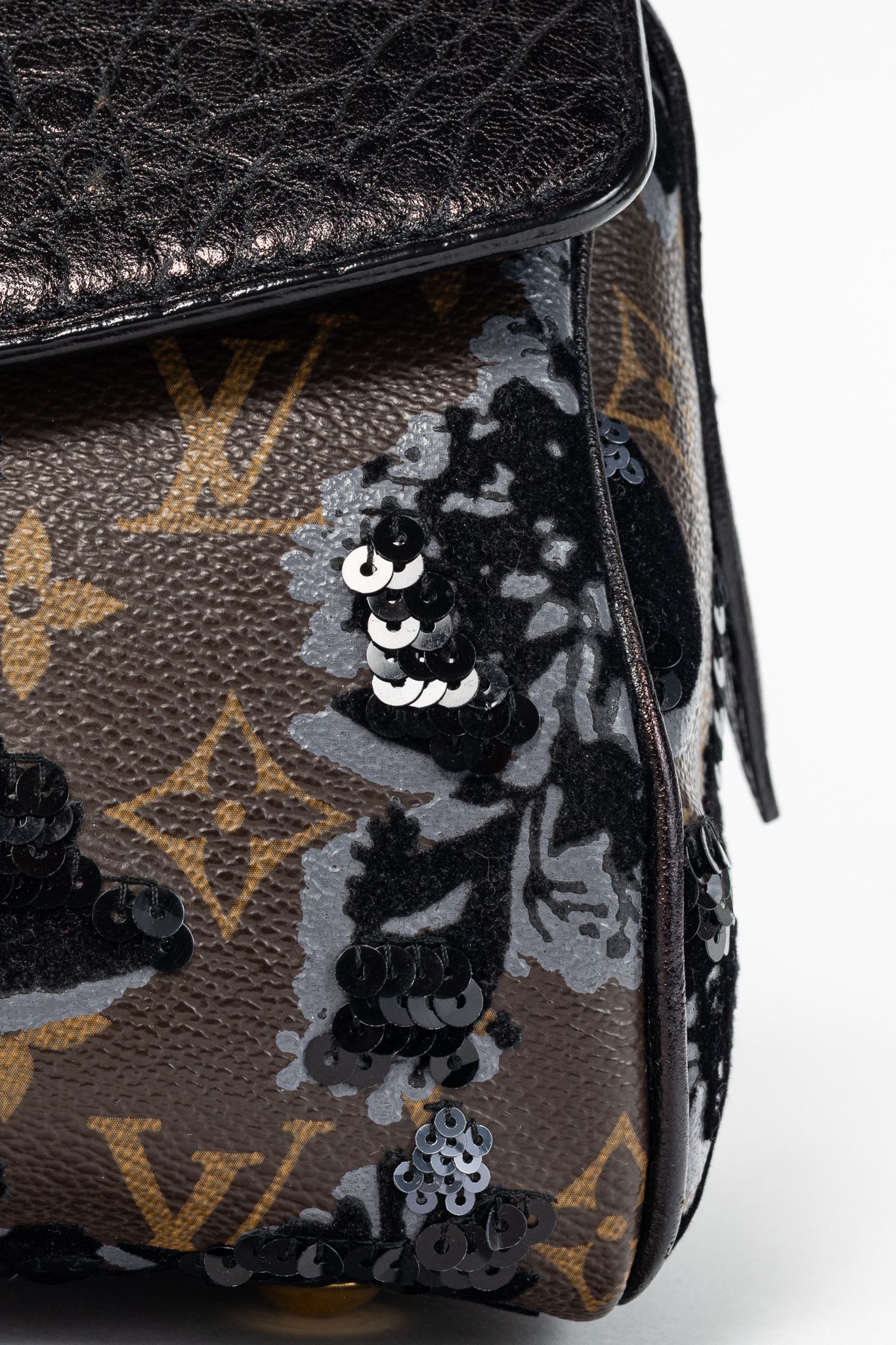 Louis Vuitton Louis Vuitton AW10 Carrousel Monogram Fleur de Jais Handbag Size ONE SIZE - 8 Thumbnail