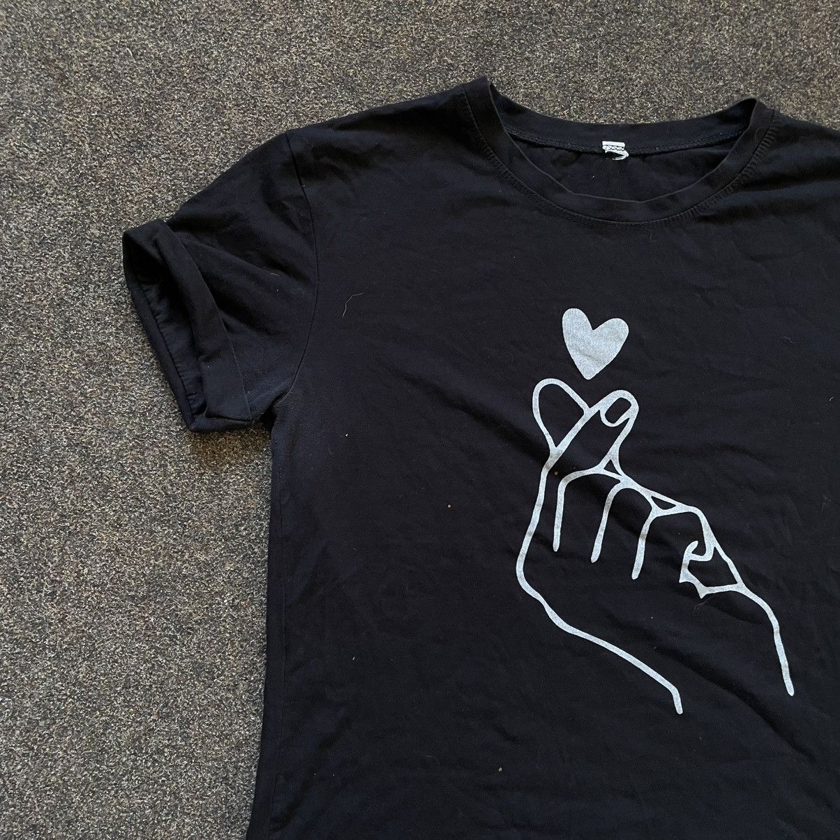 Vintage Vintage Y2K Graphic Tee Hand Heart Love Peace Black Grail S Size US S / EU 44-46 / 1 - 2 Thumbnail