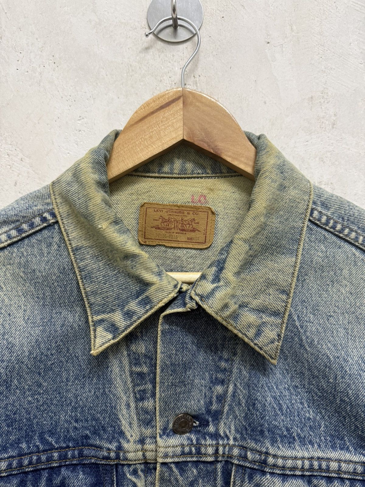 Levi's Vintage Levis Men’s 70506-0216 Denim Trucker Jacket Size US S / EU 44-46 / 1 - 10 Thumbnail