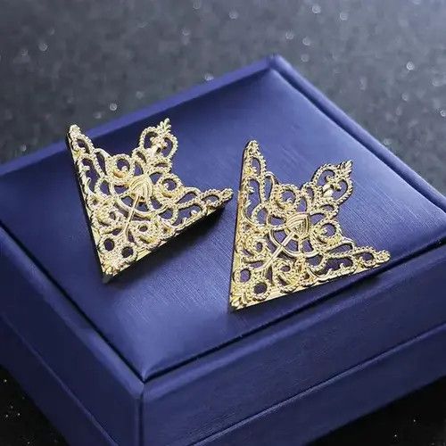 Other Vintage Triangle Shirt Collar Brooches Size ONE SIZE - 2 Thumbnail