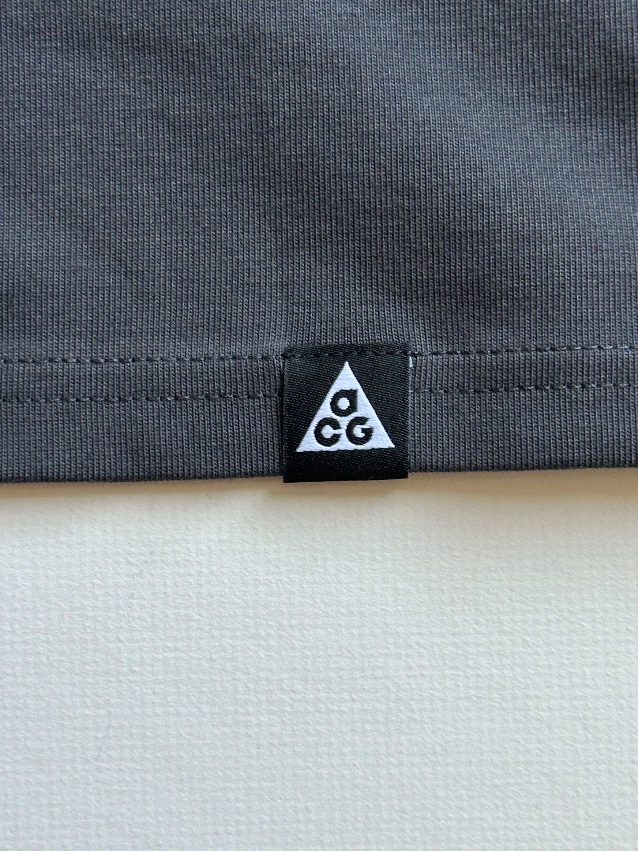 Nike ACG Nike ACG Logo Loose-fit T-Shirt - Gray - XL (NWT) Size US XL / EU 56 / 4 - 3 Thumbnail