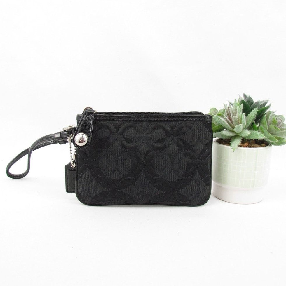 Coach Coach Quilted Black Wristlet w/Hangtag Size ONE SIZE - 1 Thumbnail