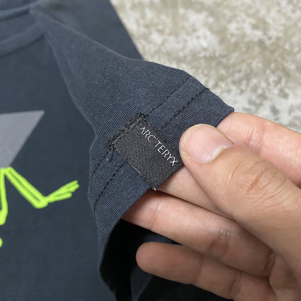 Arc'teryx × Vintage Arc’teryx Neon Big Logo Outdoor T Shirt Size US M / EU 48-50 / 2 - 8 Thumbnail