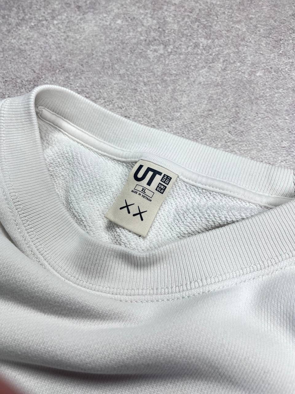 Kaws × Uniqlo Kaws x Uniqlo Boxy Sweatshirt XL Size US XL / EU 56 / 4 - 7 Thumbnail