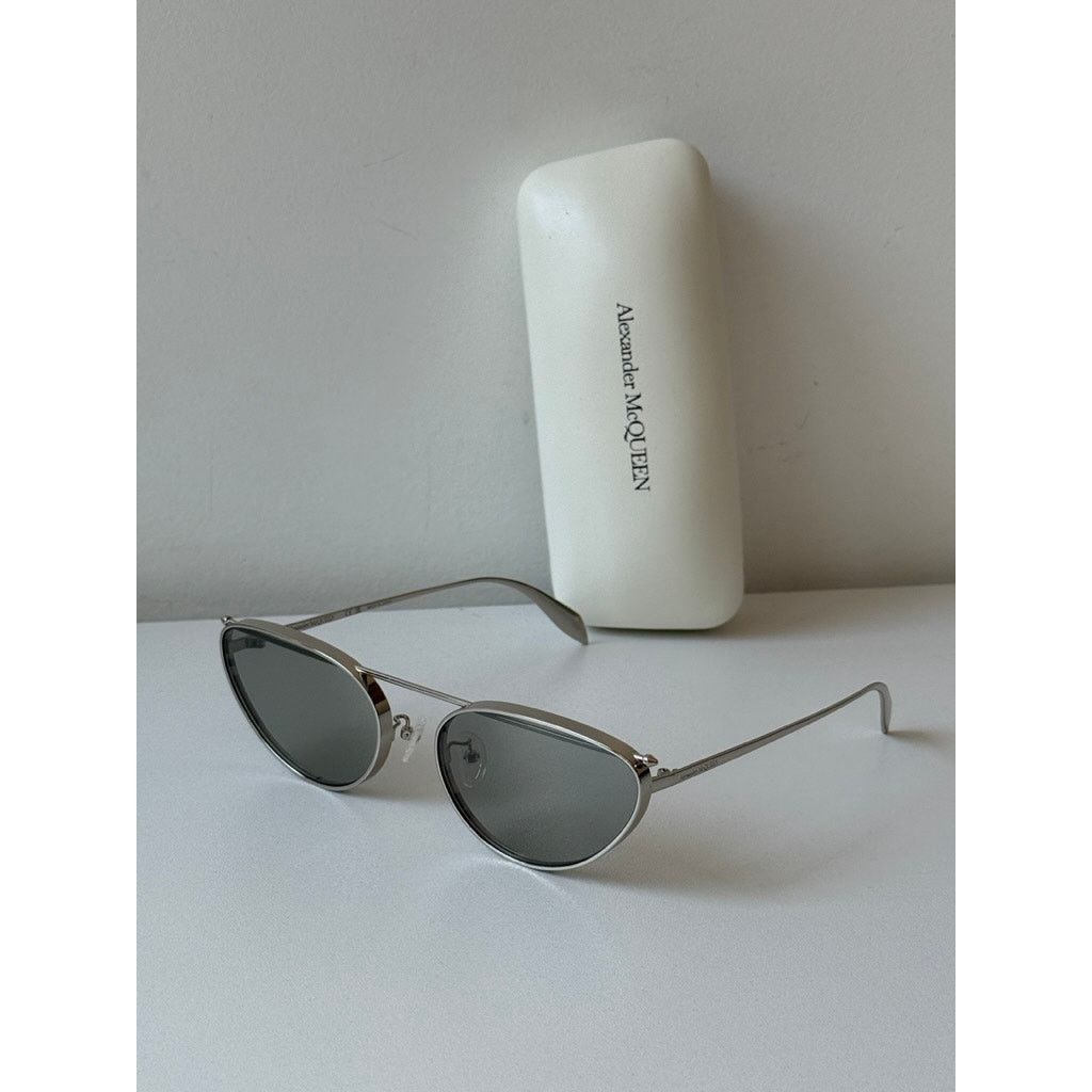 Alexander McQueen NEW Alexander McQueen AM0424S Silver Cat Eye Sunglasses Size ONE SIZE - 9 Thumbnail