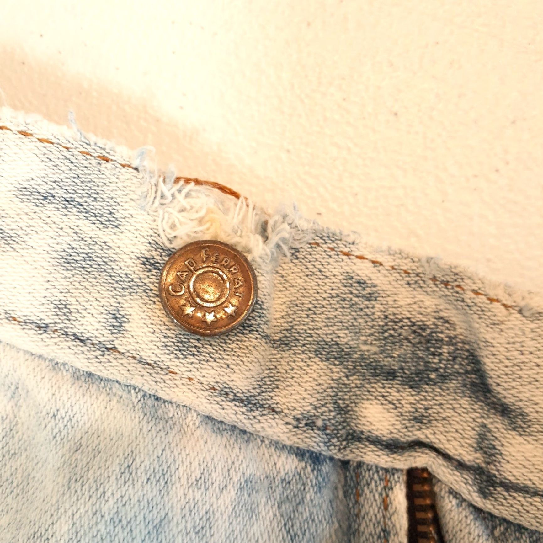 Vintage VINTAGE Cap Ferrat Denim Capri Jeans Womens Regular 26 26x16 Acid Wash High Waist Distressed Blue 90s Style Girls/Mens? Size 26" / US 2 / IT 38 - 6 Thumbnail