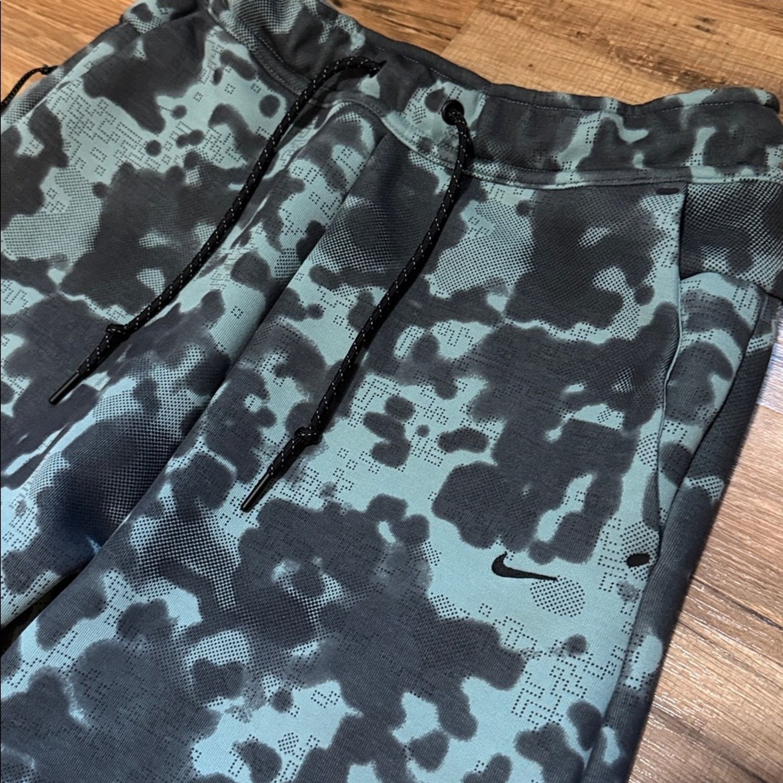 Nike Nike Tech Fleece Straight Leg Jogger Sweatpants Size US 27 - 2 Thumbnail
